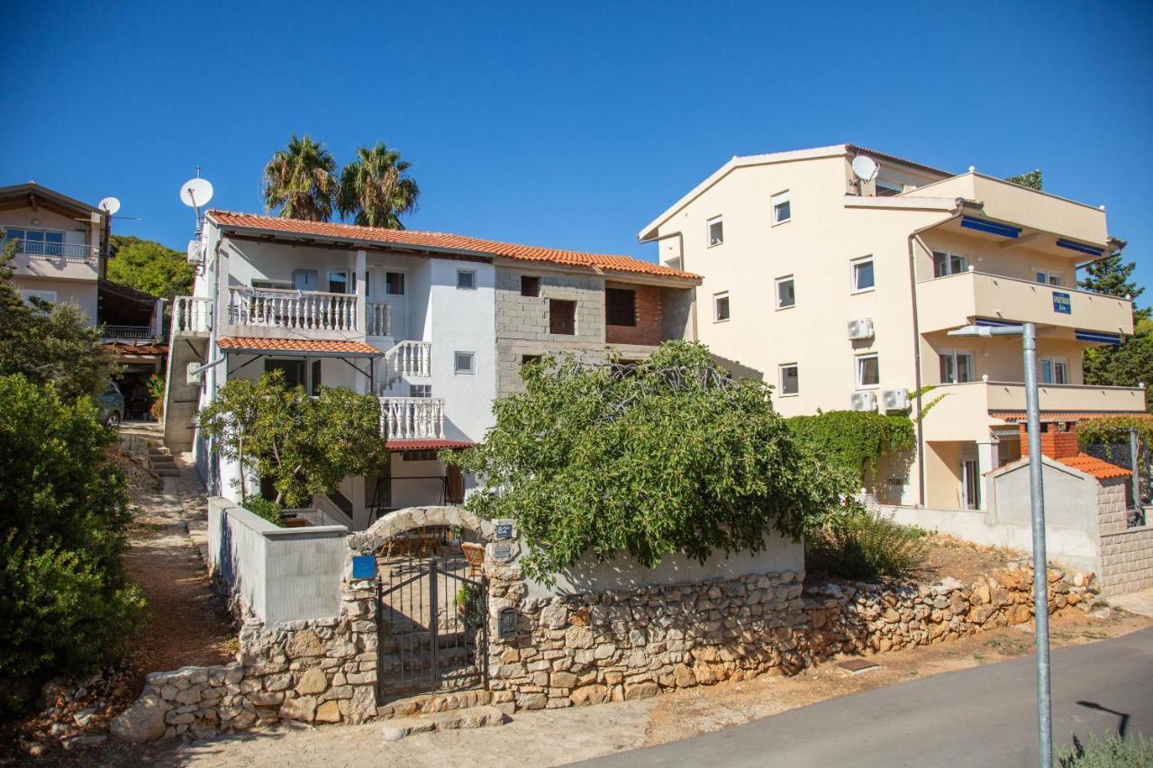 Apartments By The Sea Milna, Vis - 8895 卢卡瓦克 外观 照片