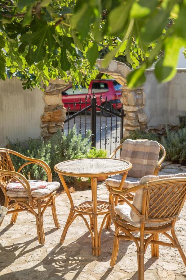 Apartments By The Sea Milna, Vis - 8895 卢卡瓦克 外观 照片