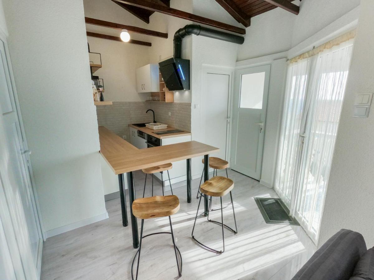 Apartments By The Sea Milna, Vis - 8895 卢卡瓦克 外观 照片